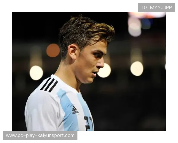 尤文点球机会把握到位，迪巴拉主罚稳稳命中